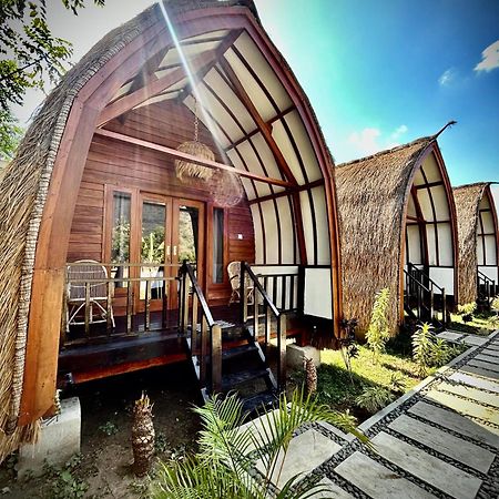 Damai Bungalows Maluk ภายนอก รูปภาพ